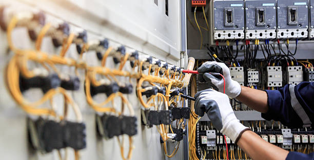 Professional Electrician technician working in Nevada, IA